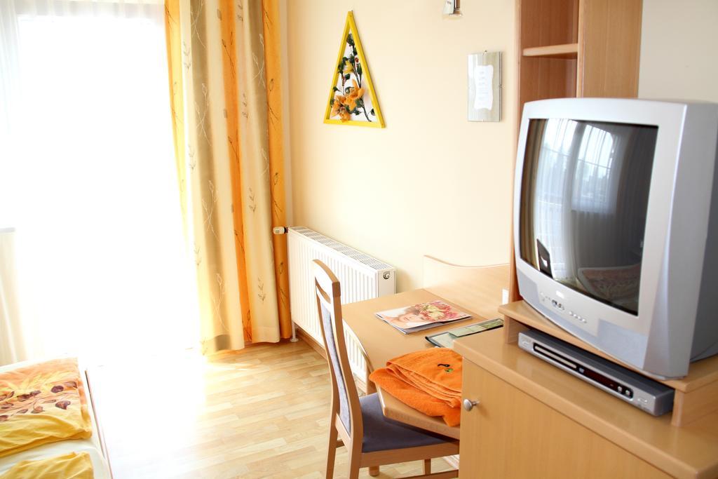 Gaestehaus Lokalaugenschein Podersdorf am See Room photo